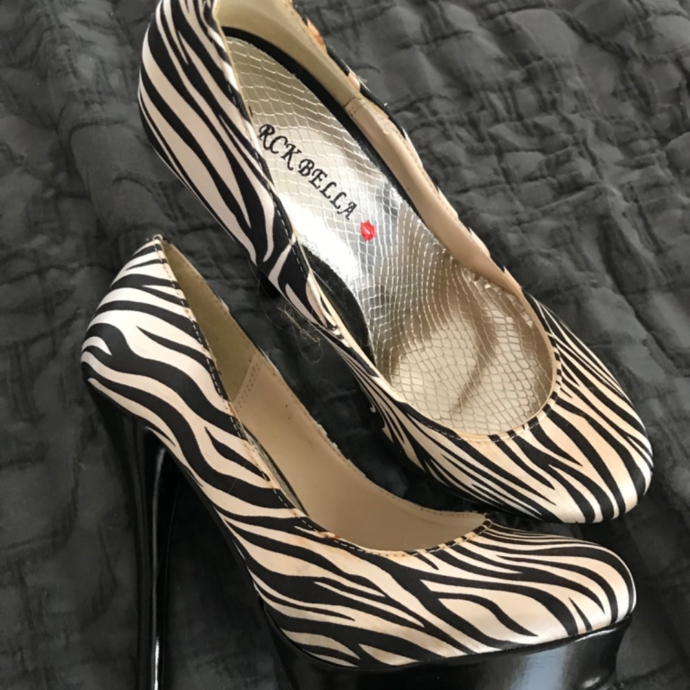 Heels - Picture 3 of 4